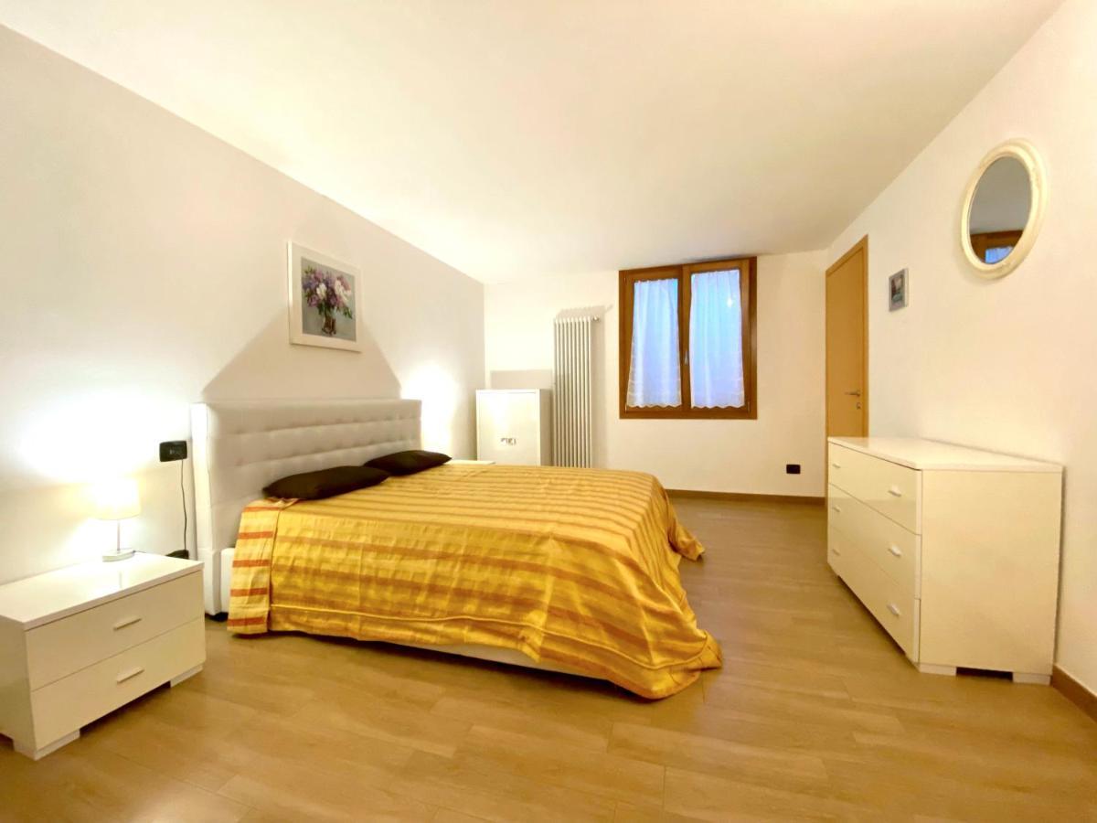 Family Fun Apartment Меццегра Экстерьер фото